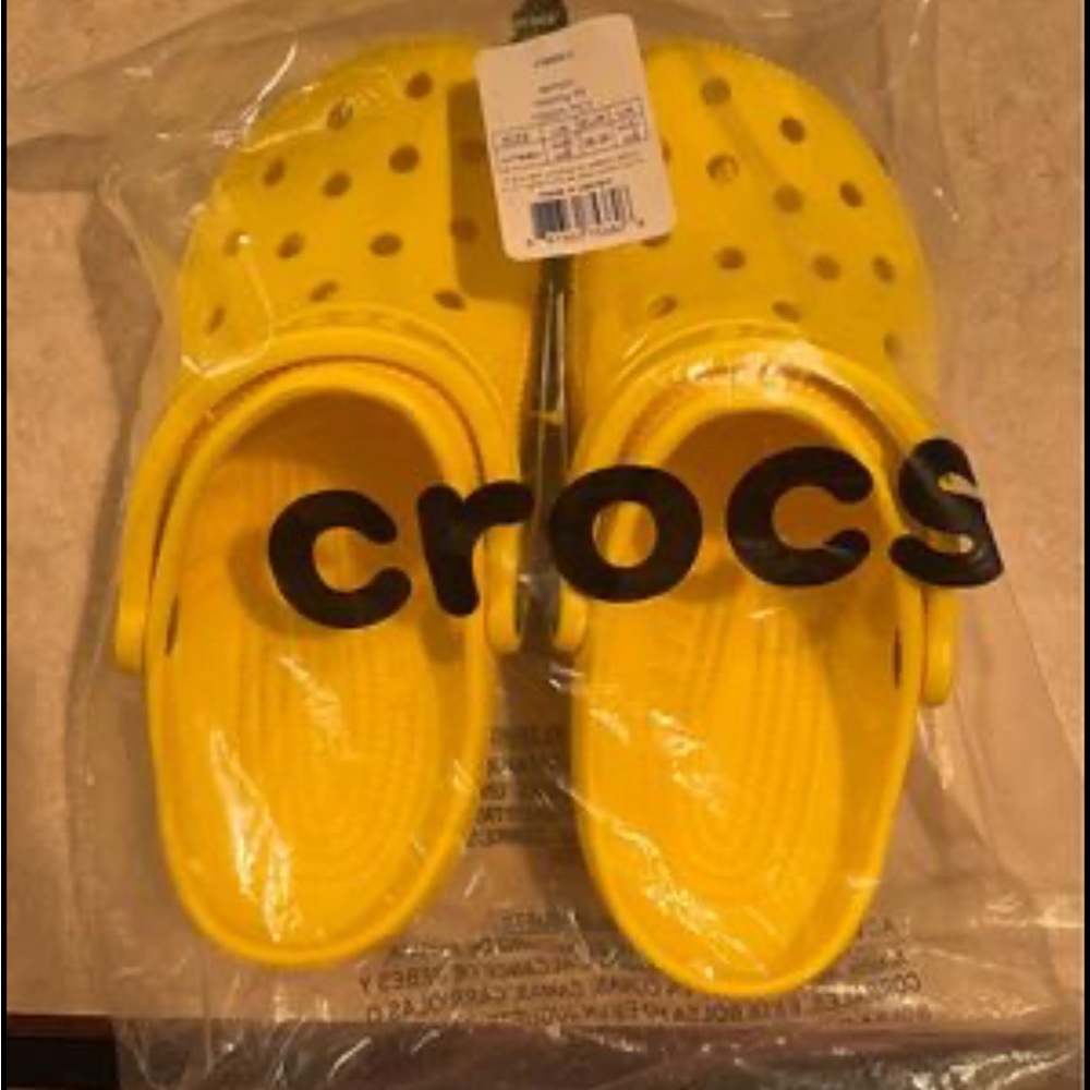 Brand new Yellow Crocs size 6 men 8 women